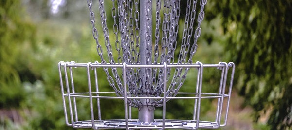 Disc golf hole